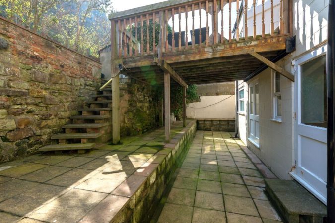 Holiday cottage with decking and patio, Whitby