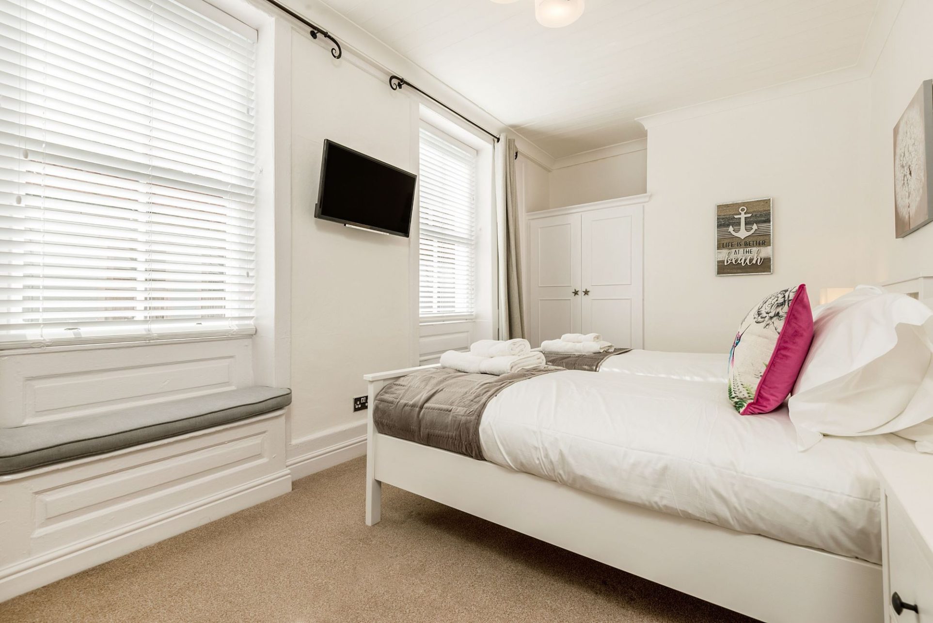 Captains Quarters House, East Side, Whitby Shoreline Cottages