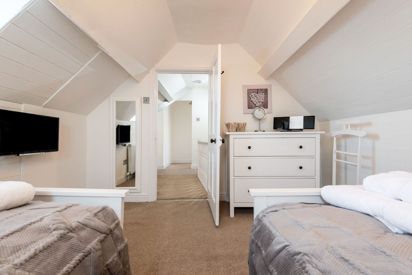 Captains Quarters House, East Side, Whitby Shoreline Cottages