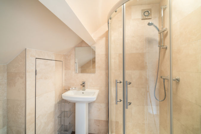 Coach House Sleights - Shower room