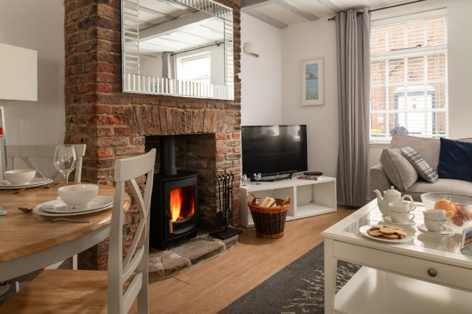 cottage with woodburner whitby, dog friendly cottage, whitby holiday cottages