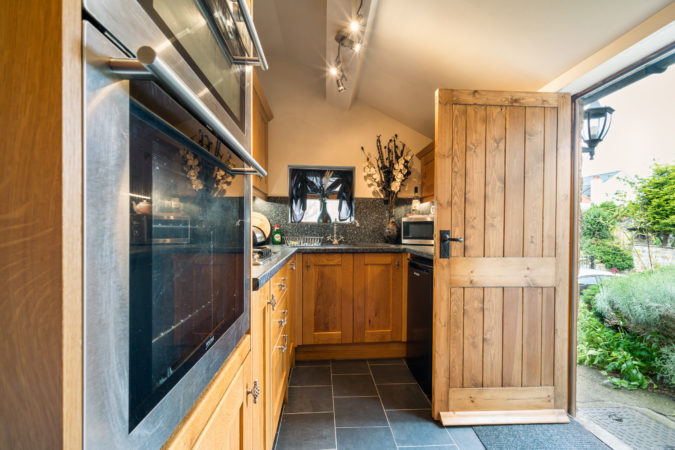 Howdale Cottage Flyingthorpe - Fabulous kitchen