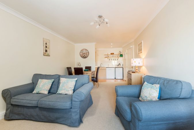 Whitby holiday apartments, Pet friendly apartment with parking Whitby.
