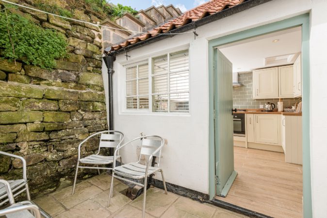 Holiday Cottage with private back yard Whitby, Whitby holiday cottage to let, Holiday cottage sleeps 6 Whitby.