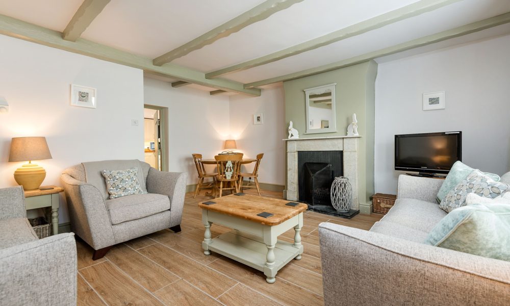 Holiday cottage close to beach Whitby, Pet friendly holiday cottage near beach Whitby, Holiday accommodation Whitby.