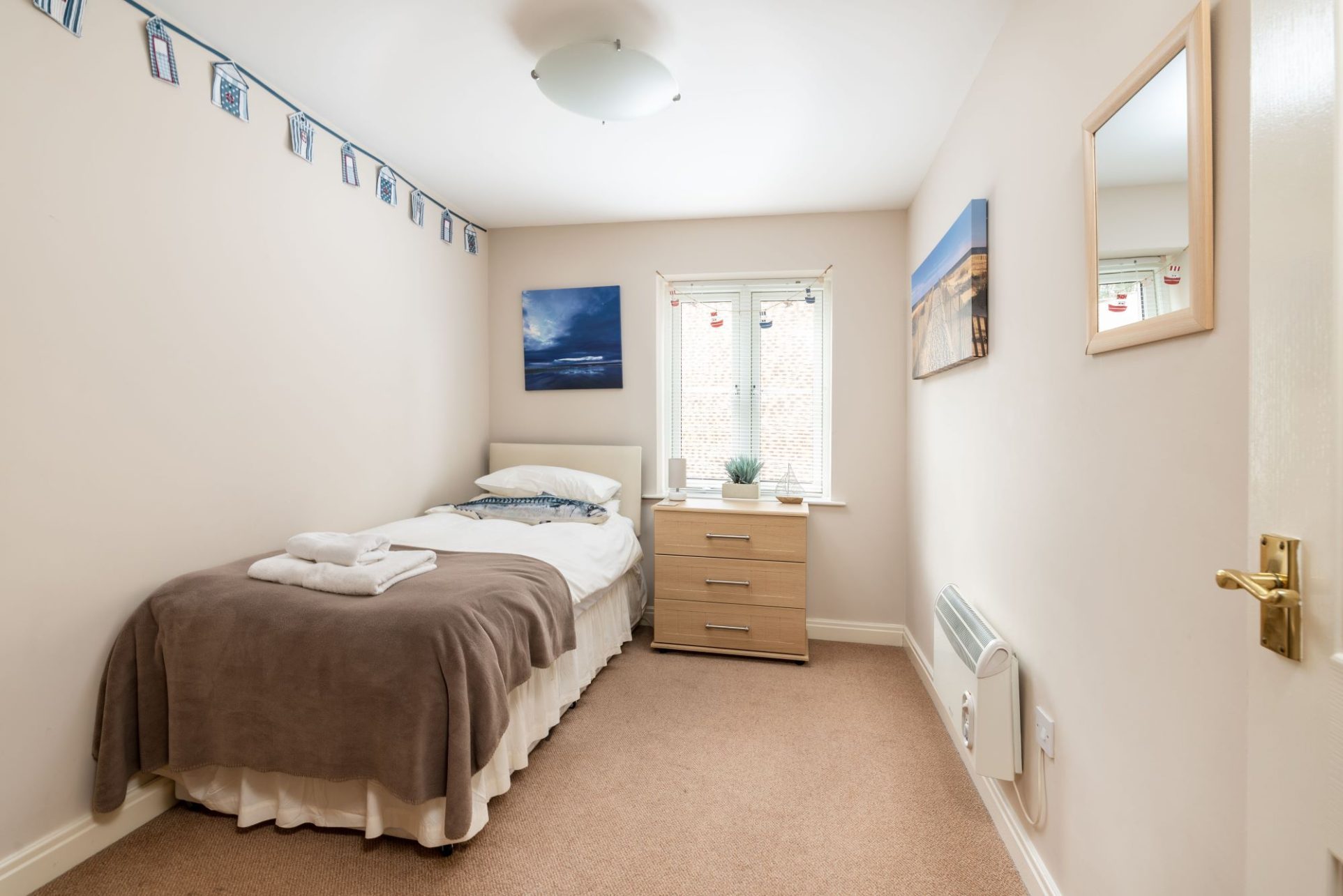 Waters Edge Apartment, Whitehall Landing, Whitby Shoreline Cottages