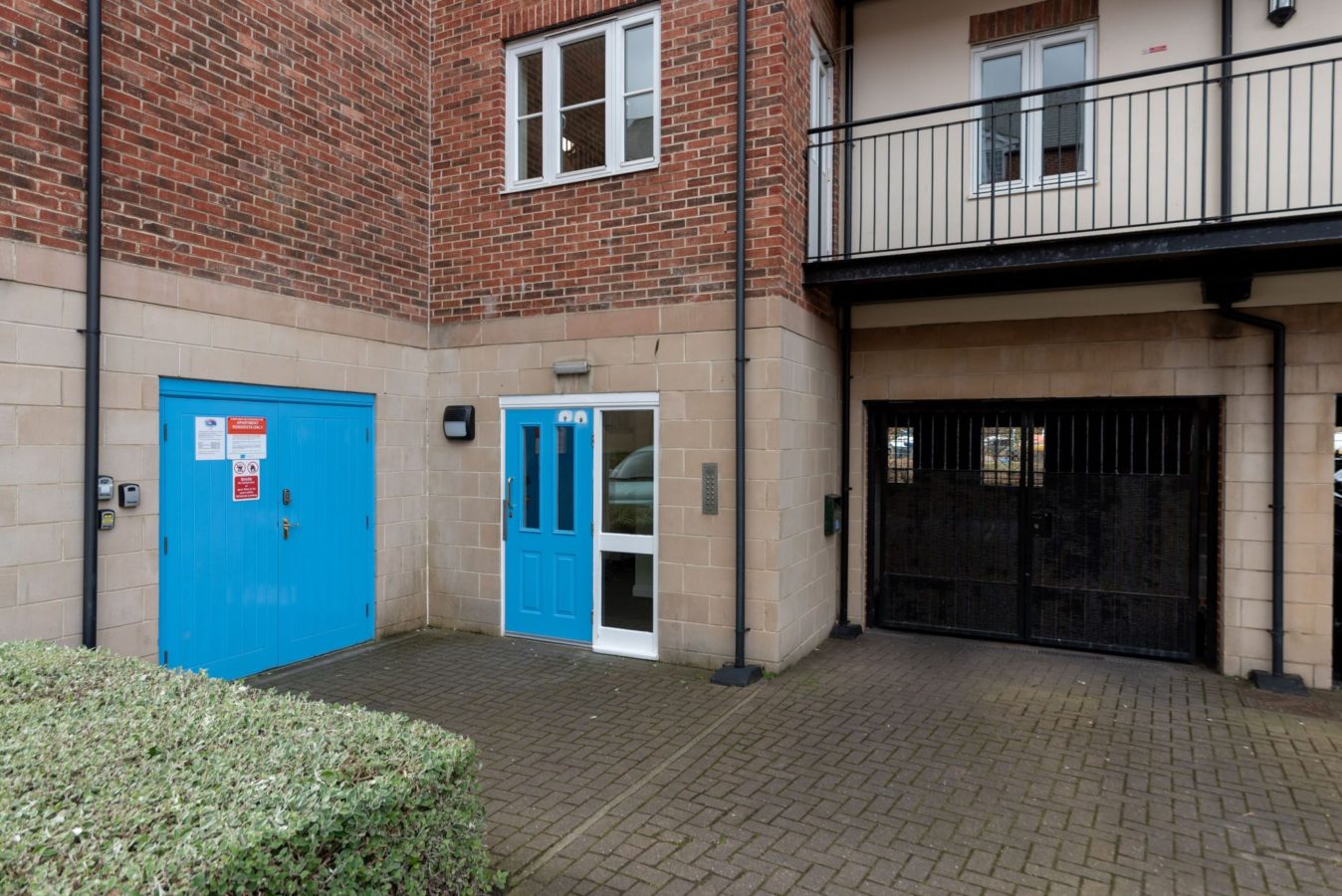 Waters Edge Apartment, Whitehall Landing, Whitby Shoreline Cottages