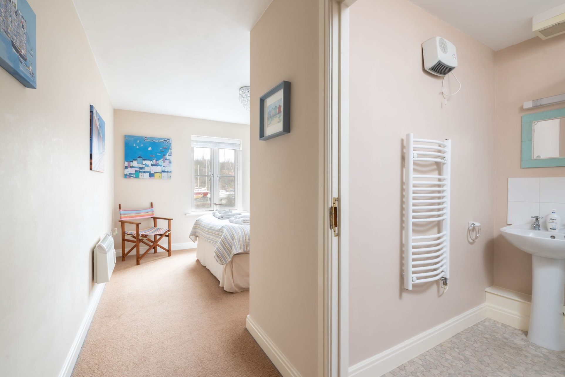 Waters Edge Apartment, Whitehall Landing, Whitby Shoreline Cottages