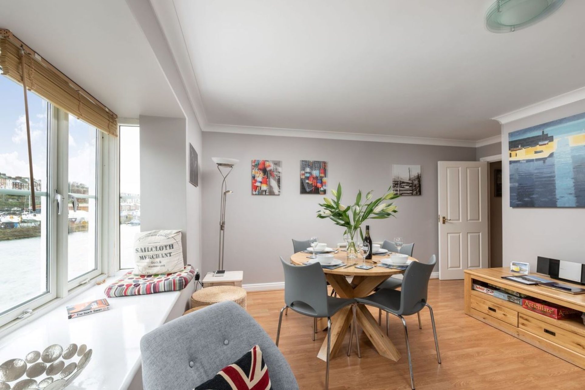 Waters Edge Apartment, Whitehall Landing, Whitby - Shoreline Cottages