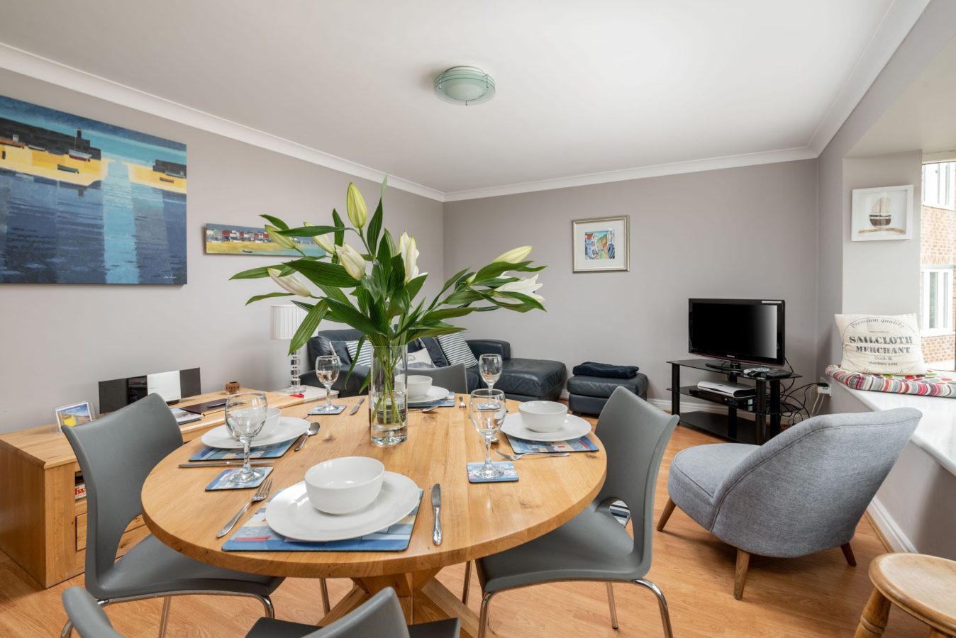 Waters Edge Apartment, Whitehall Landing, Whitby Shoreline Cottages