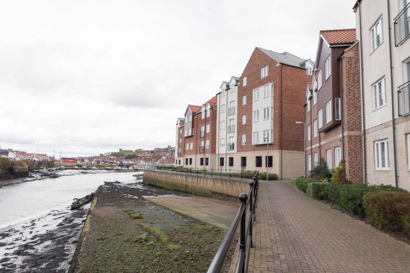 Waters Edge Apartment, Whitehall Landing, Whitby Shoreline Cottages