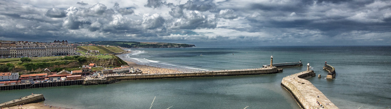 Lighthouses on Whitby piers