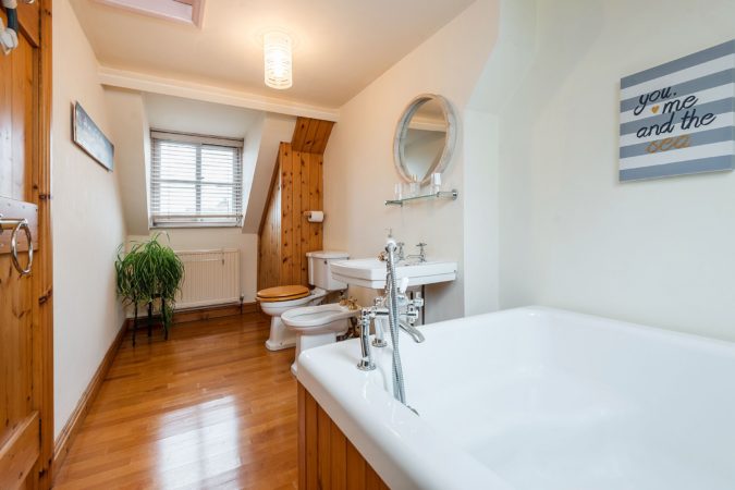 Old Curiosity Shop, Whitby - ensuite