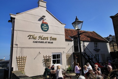 Dog-friendly pub in Sandsend Whitby