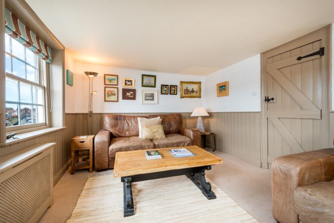 Holiday accommodation Whitby, Cottage close to shops and beaches Whitby, Cottage with view over marina Whitby, Holiday cottage walking distance to town and beaches Whitby.