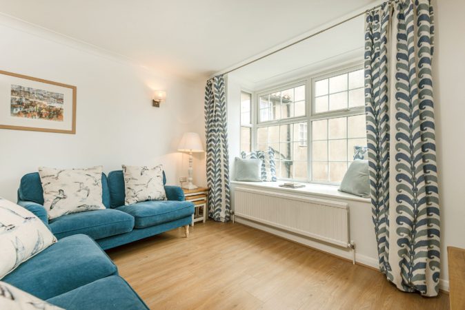 Pet friendly cottage in central Whitby, Cottage with parking in Whitby, Holiday cottages in Whitby with private parking.