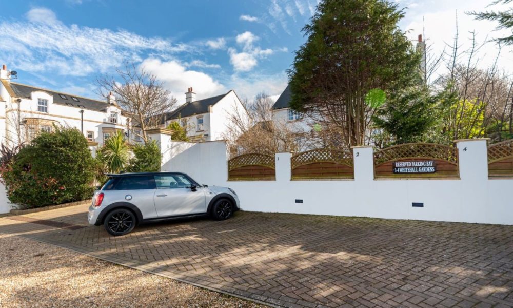 Whitby Holiday Cottages With Parking - Shoreline Cottages