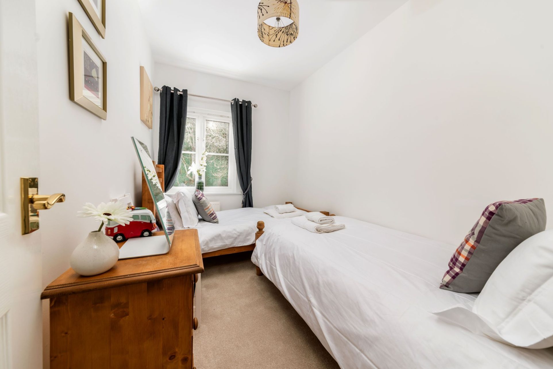 Boat Yard View House, Whitehall Landing, Whitby Shoreline Cottages