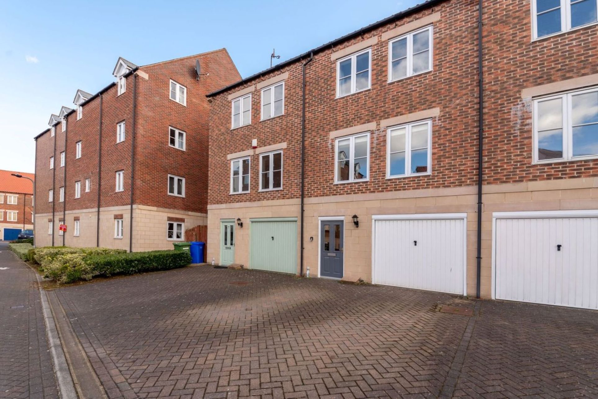 Boat Yard View House, Whitehall Landing, Whitby Shoreline Cottages