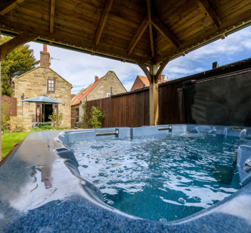 Pet friendly holiday cottage yorkshire coast, cottage with hot tub robin hoods bay,