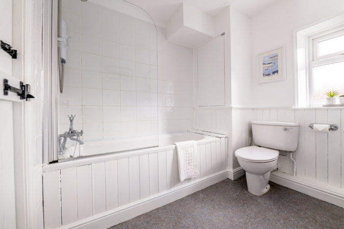 Whitby holiday cottage with parking, holiday cottage in whitby