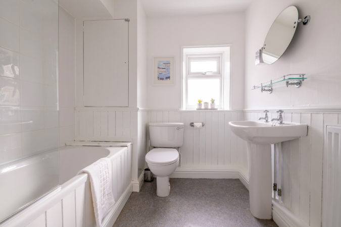 Holiday cottage with parking whitby, dog friendly holiday cottage whitby