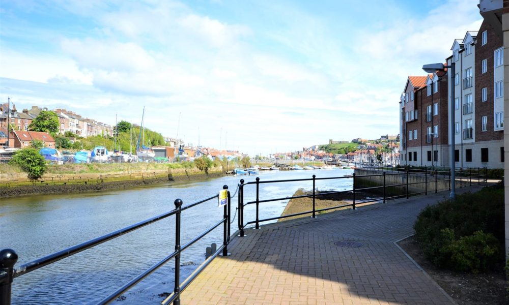 Holiday apartment Whitby. Whitby holiday cottages. Pet friendly apartment Whitby.