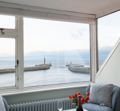 pier view whitby, holiday cottages whitby,