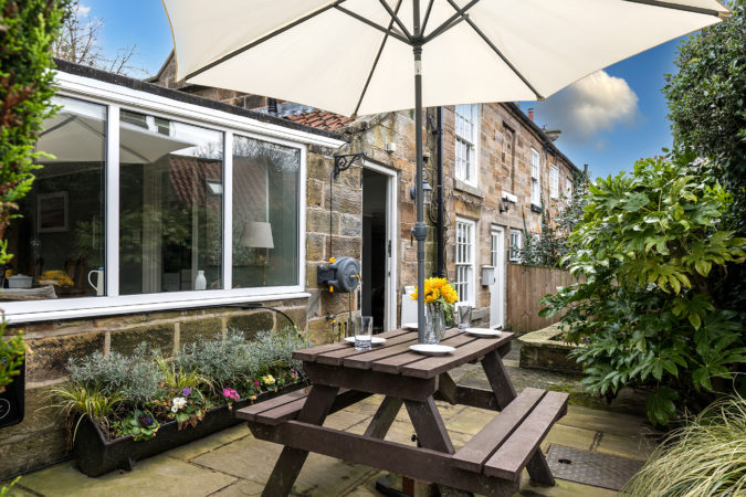dog friendly cottage Sleights, holiday cottage with hot tub, holiday cottage with parking whitby