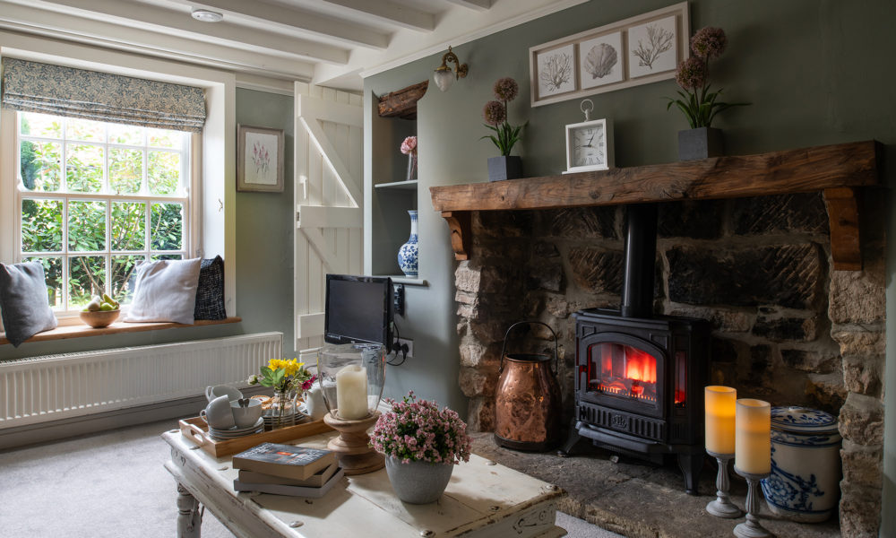 Holiday cottage with parking Whitby, holiday cottage with garden, cottage with EV Charger Sleights, Cottage with hot tub Whitby