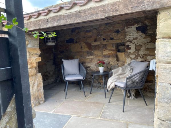 dog friendly cottage Sleights, holiday cottage with hot tub, holiday cottage with parking whitby