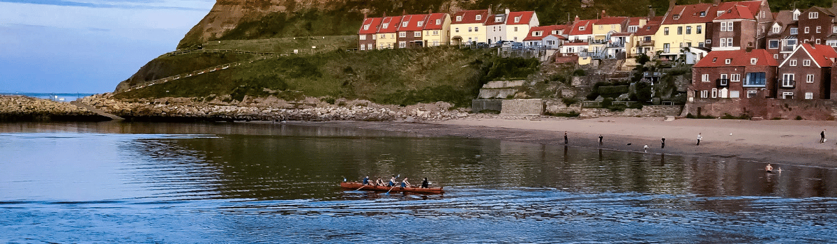 Whitby holiday cottages overlooking the sea